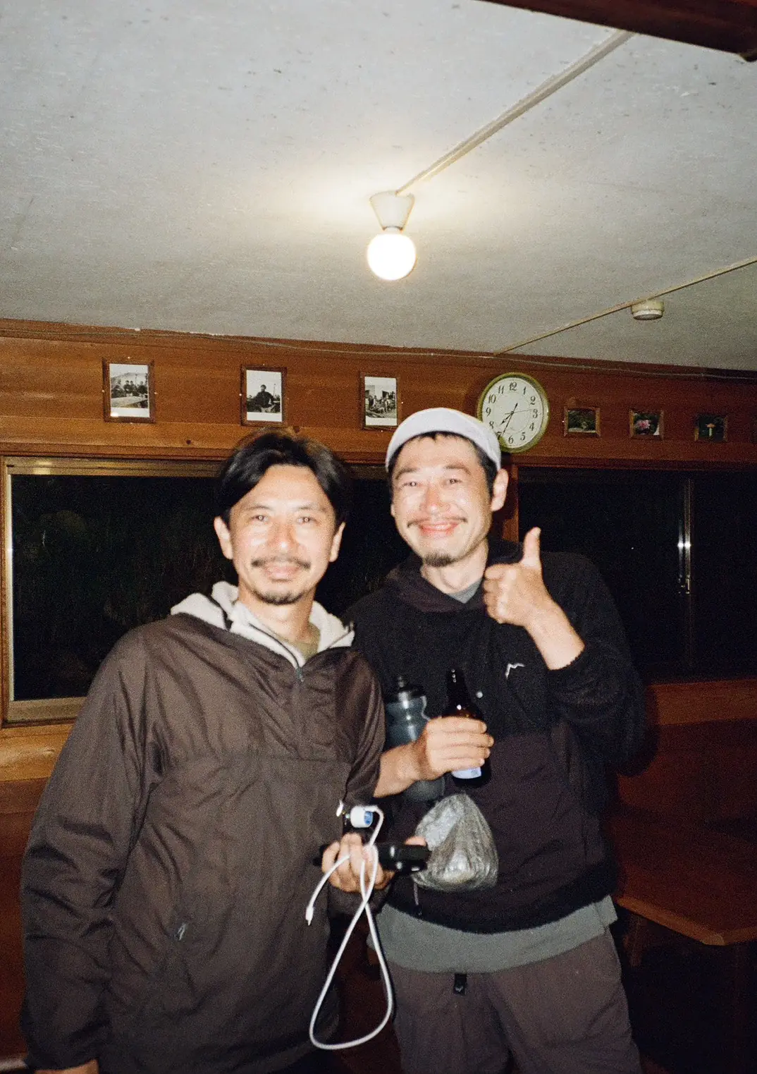 常念小屋でCAYLディレクターのLeeさんと過ごす様子